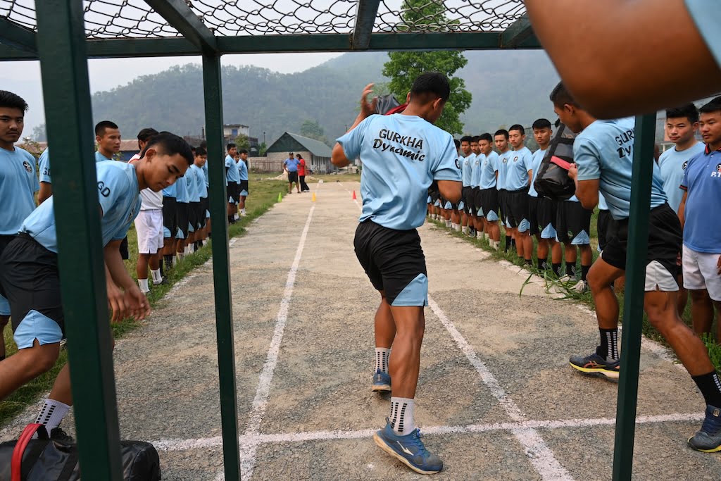 GD-Recruit-Army-Training - PTI watching recruit training - upper body